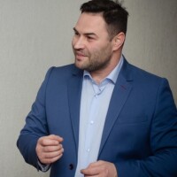 Оганов Дмитрий 