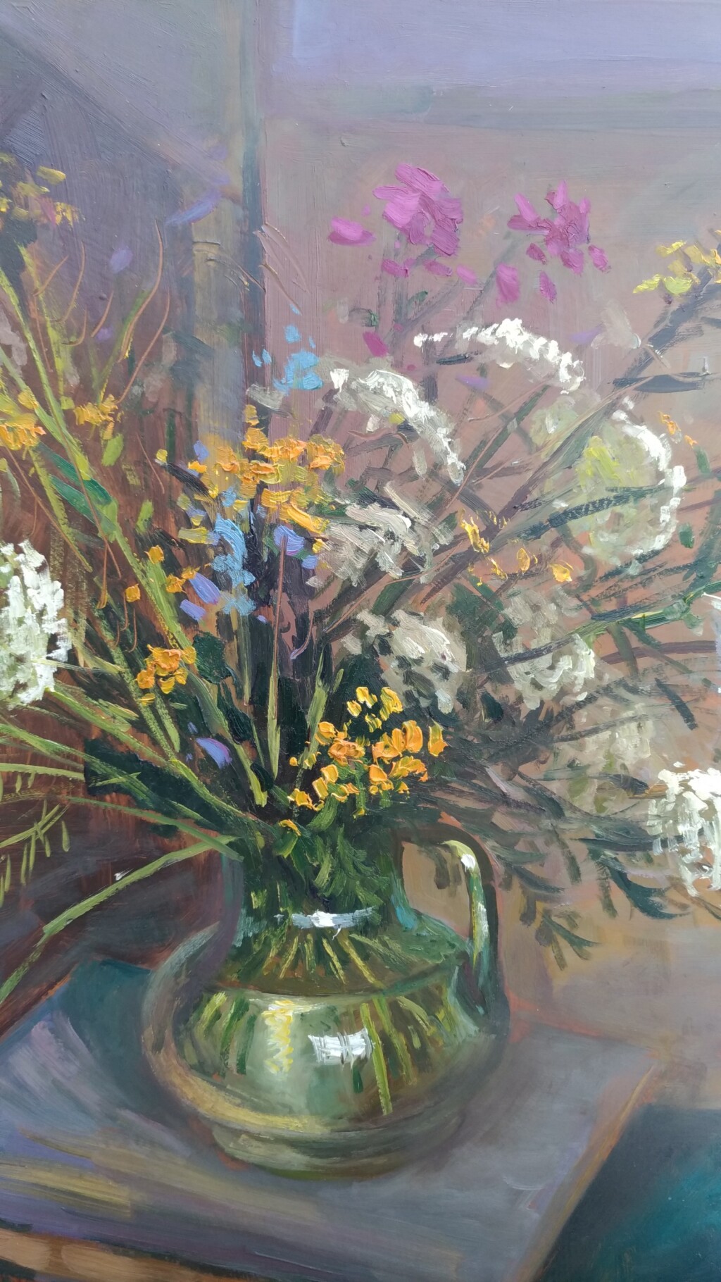 Цветы на стуле