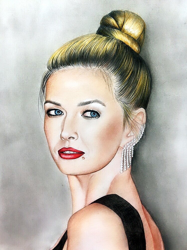 Портрет Веры Брежневой