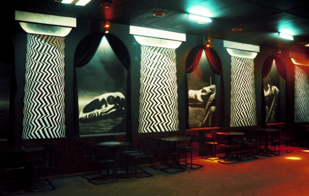 Росписи в интерьере клуба "Classic"