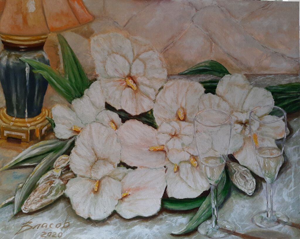 Натюрморт с ирисами,бокалами вина и лампой.