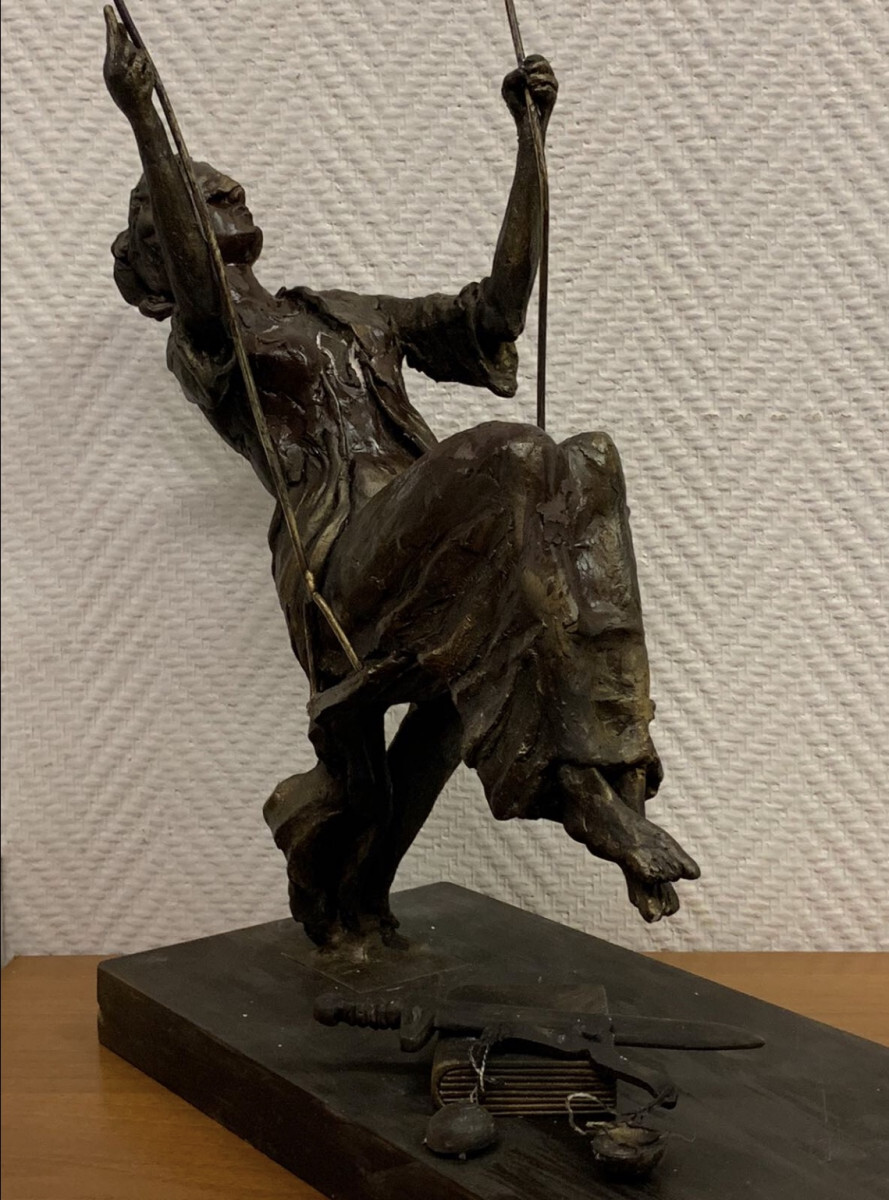 Фемида на качелях