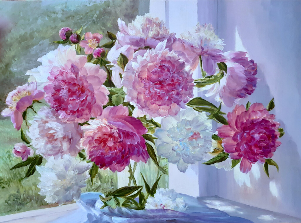 Букет пионов у окна
