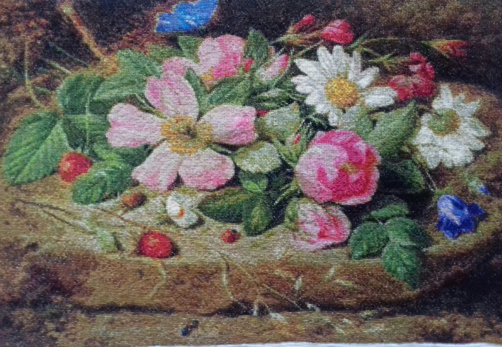 Цветы на камне