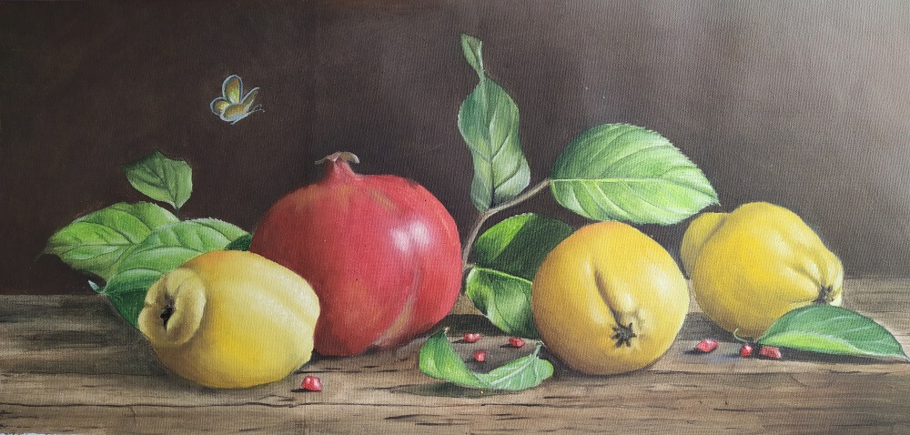 Натюрморт с айвой, гранатом и бабочкой.