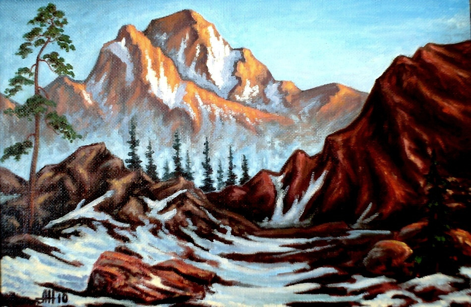 Вершины гор освещенные солнцем