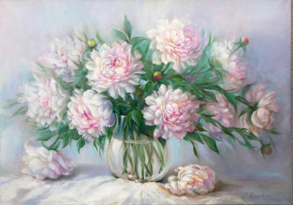 Белые пионы в вазе