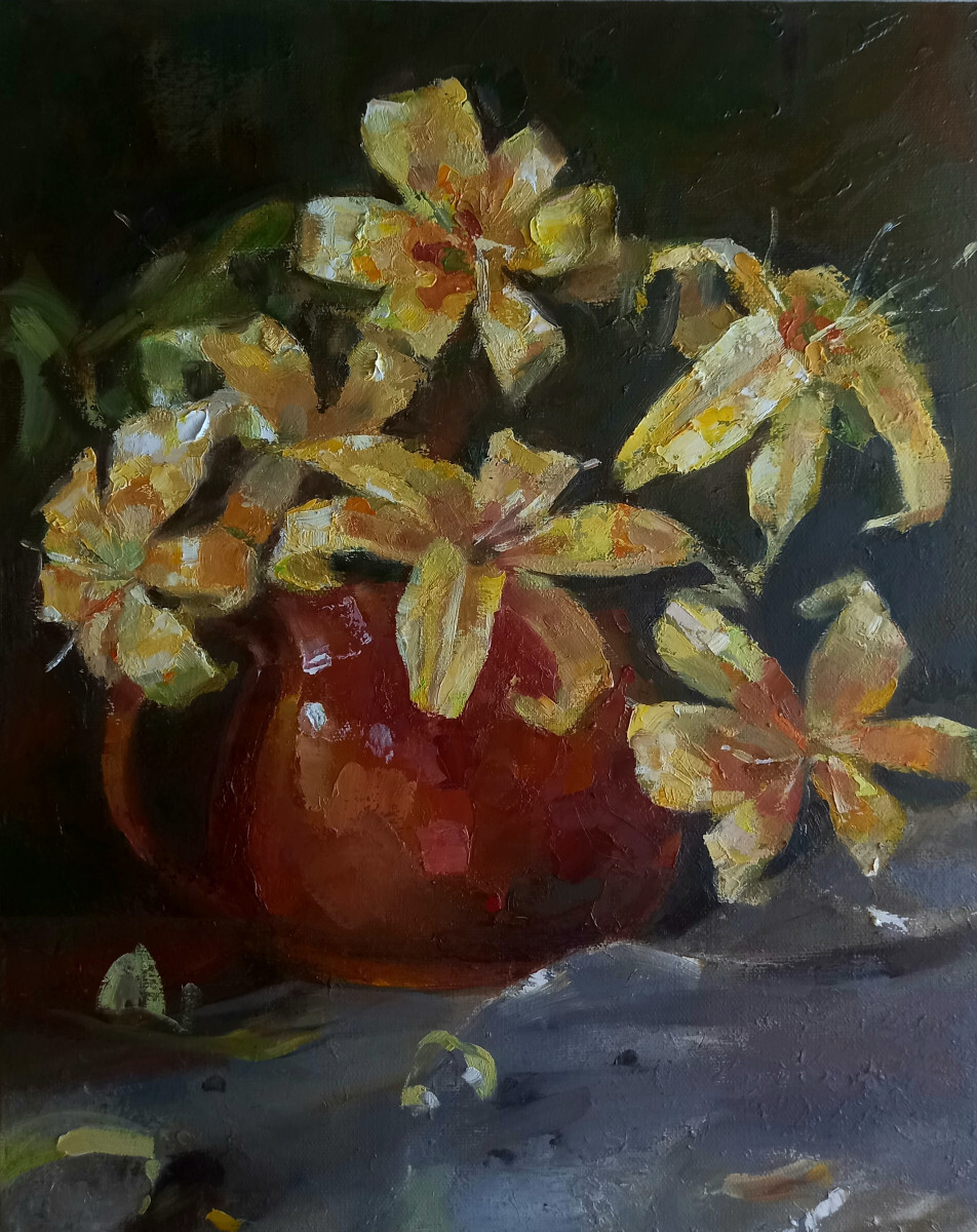 Желтые лилии