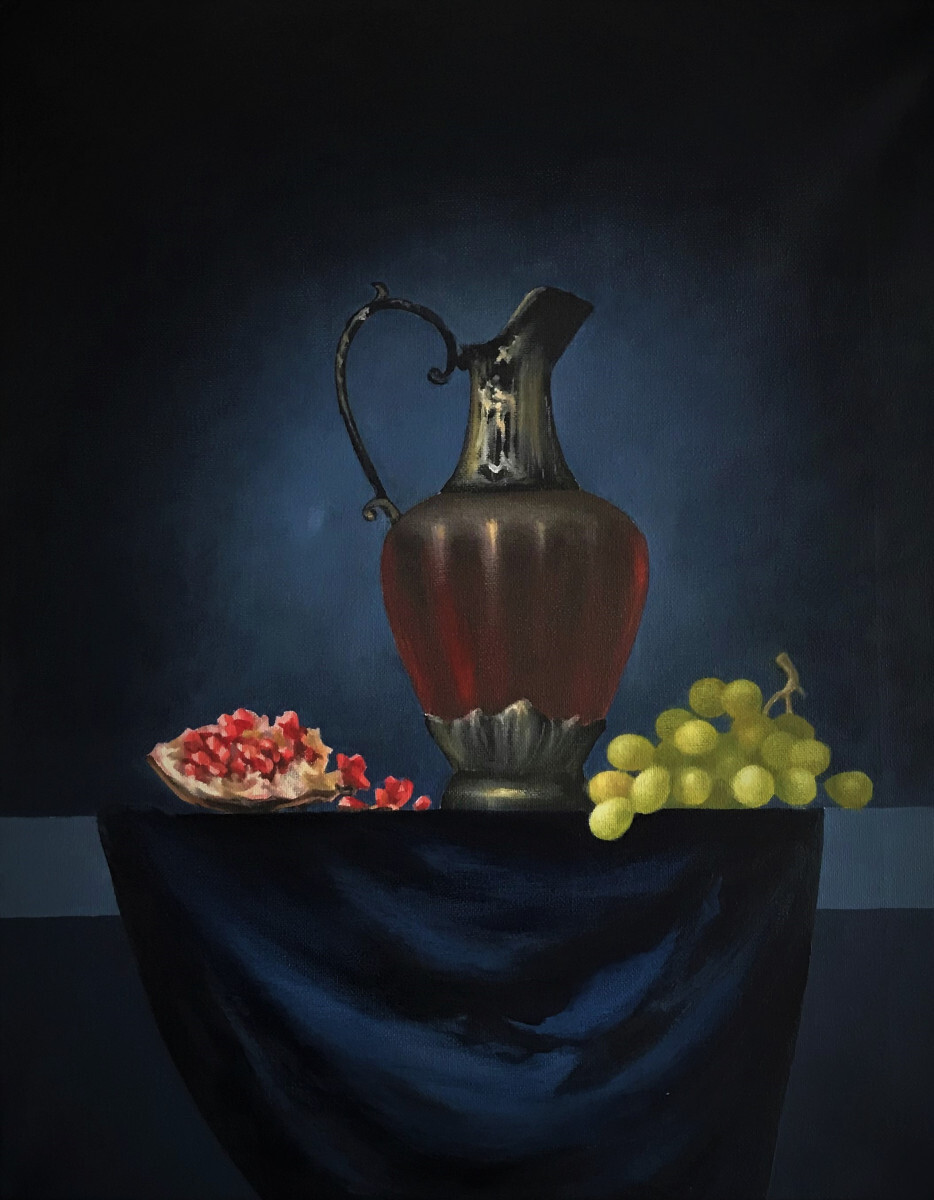 Натюрморт на темном фоне с гранатом