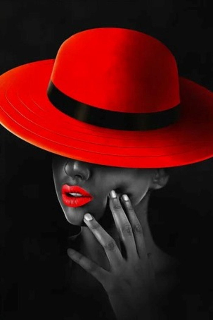 Девушка в шляпе