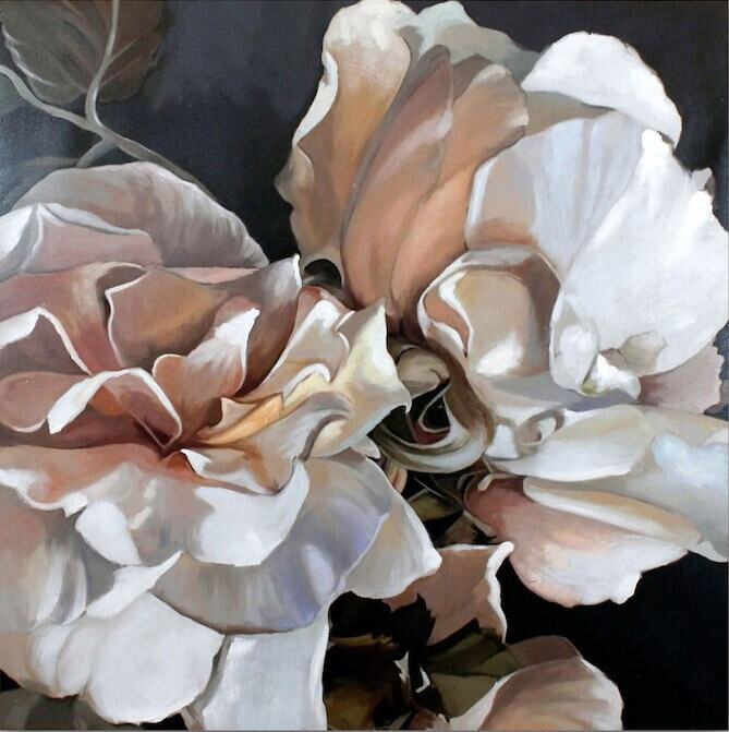 Кремовые пионы