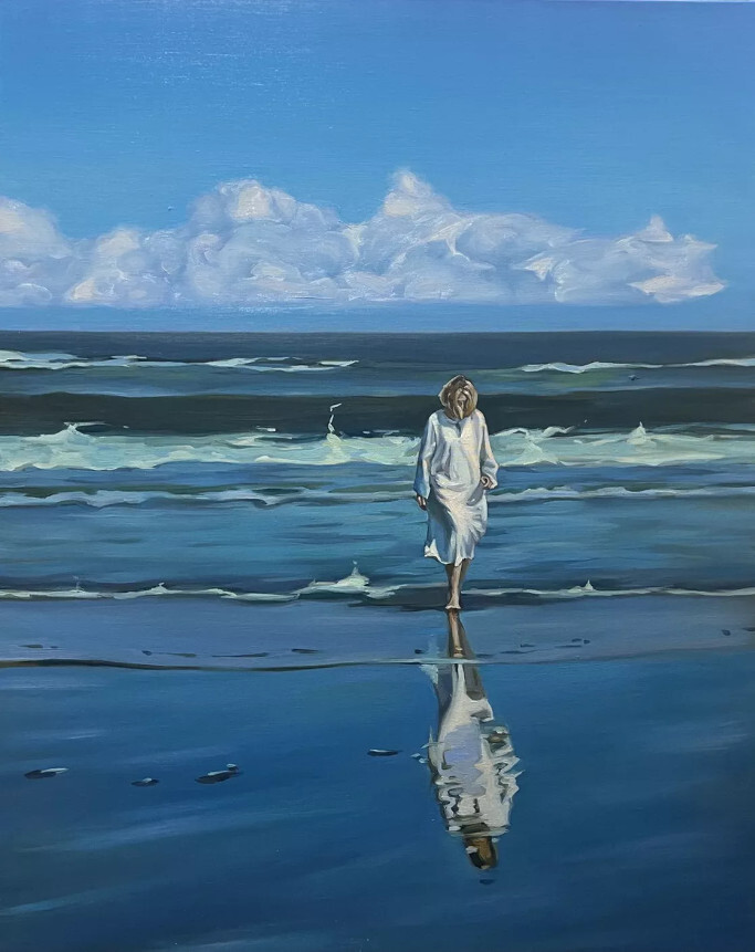 Женщина у моря