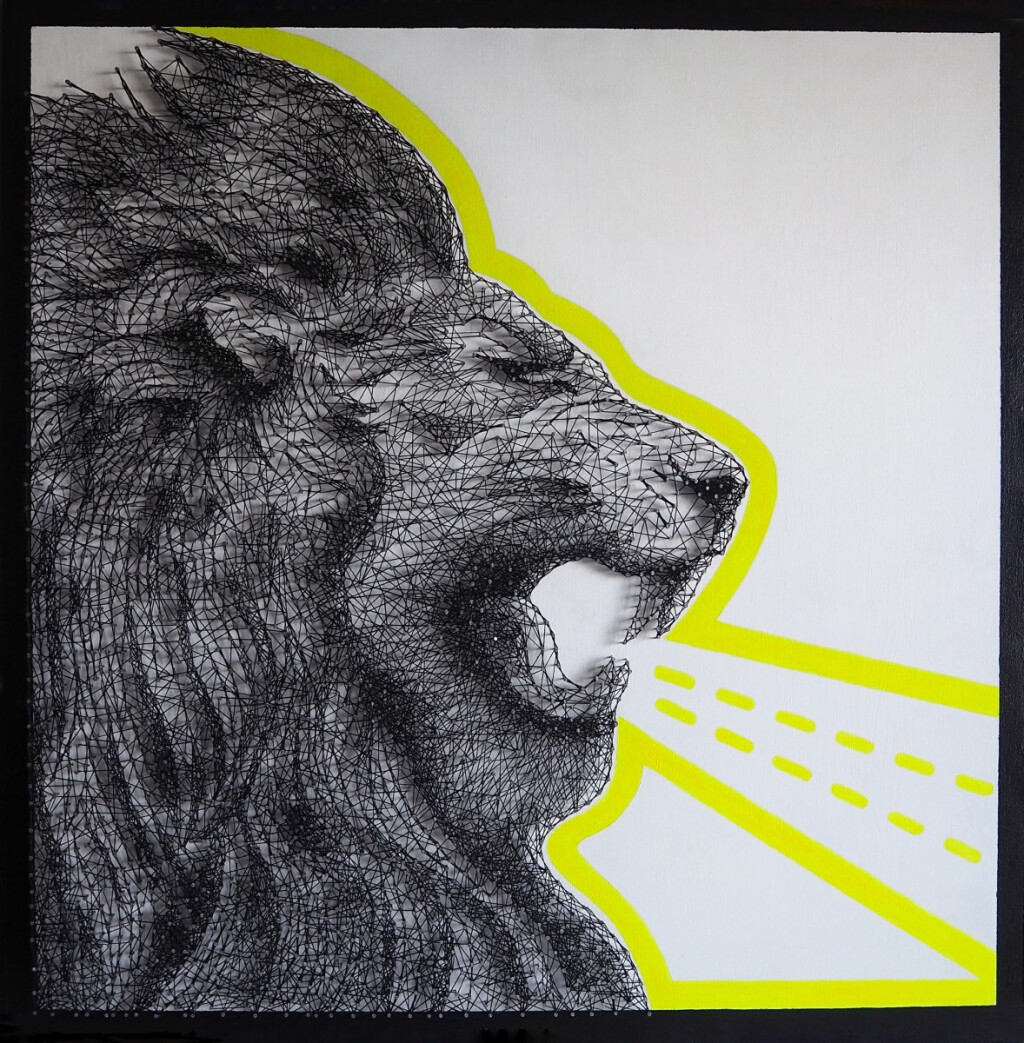 Рычащий лев