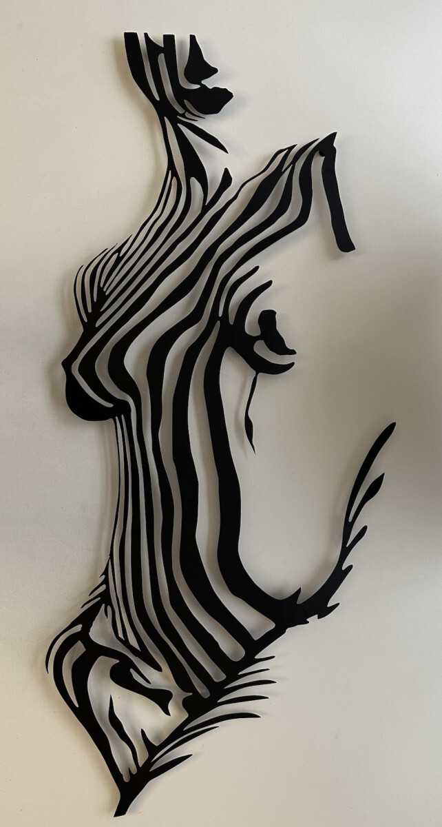 Женская фигура из металла