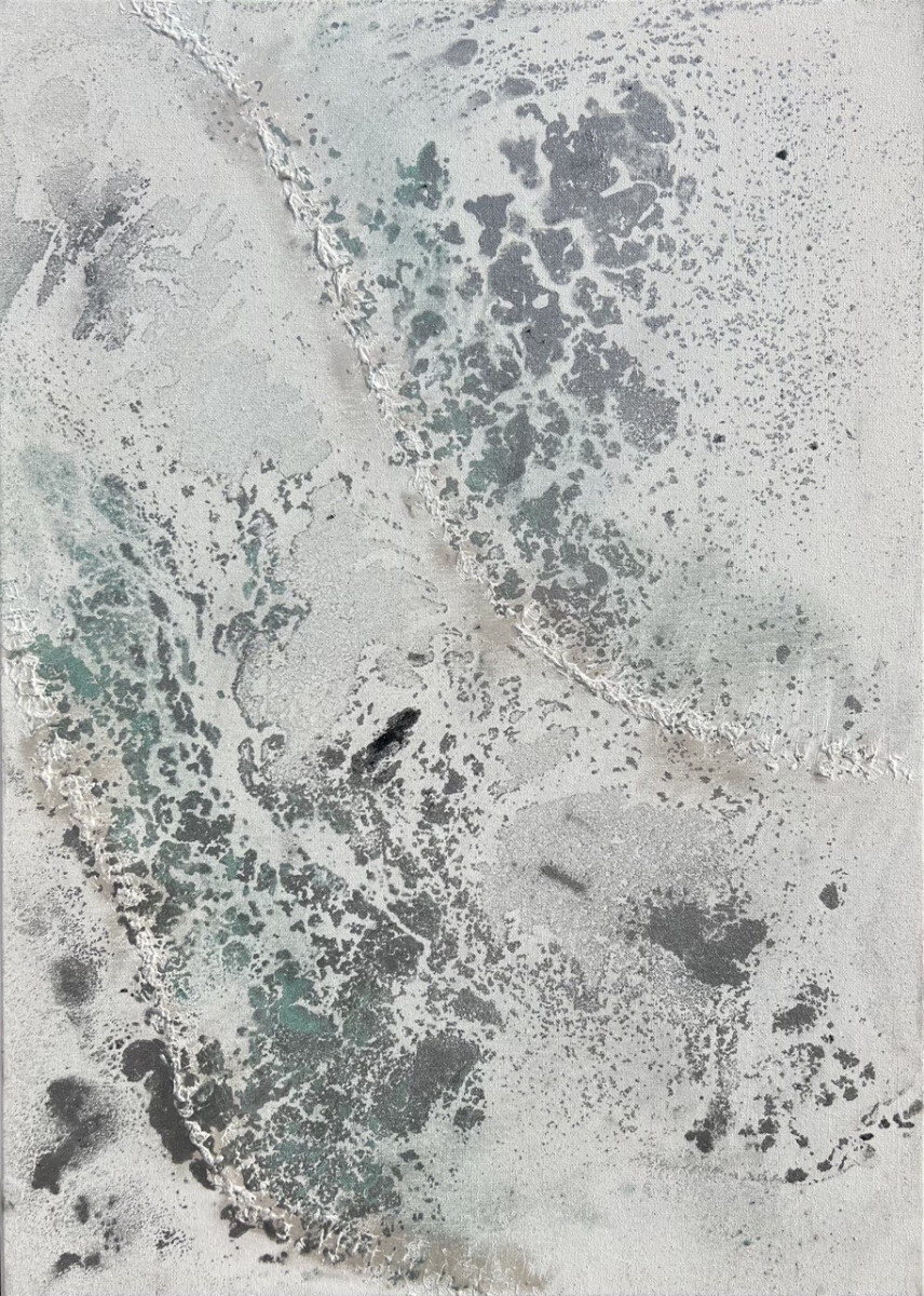 "Серебряная Спокойствие в Зеленых Оттенках"