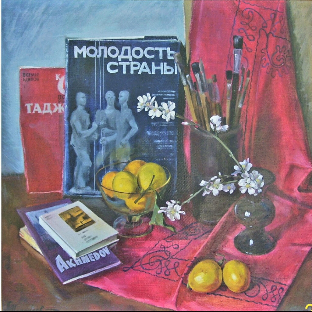 Натюрморт с цветущей веткой миндаля