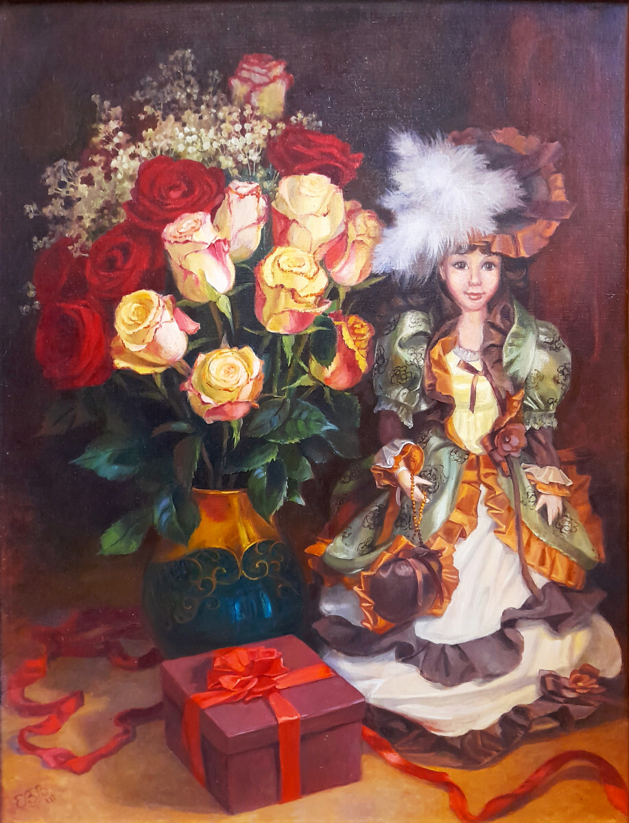 Букет роз и кукла