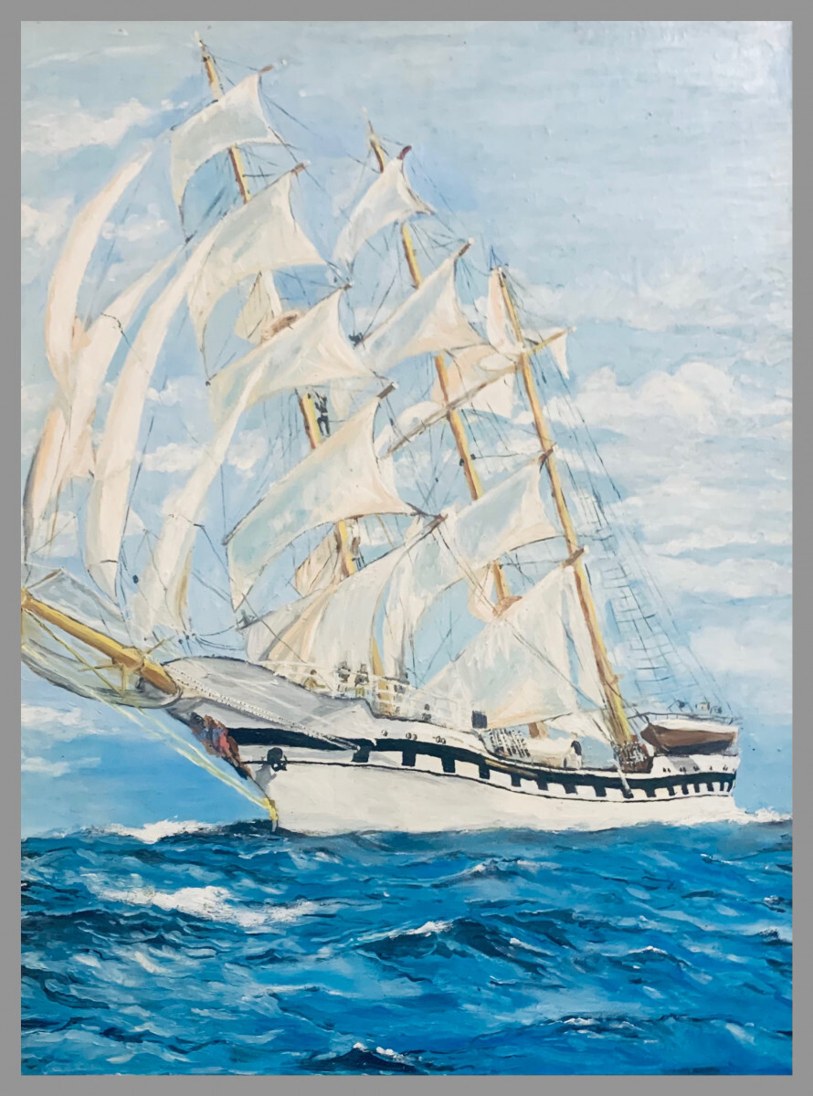 Парусник на море