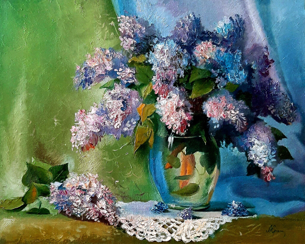 Сирень в стеклянной вазе