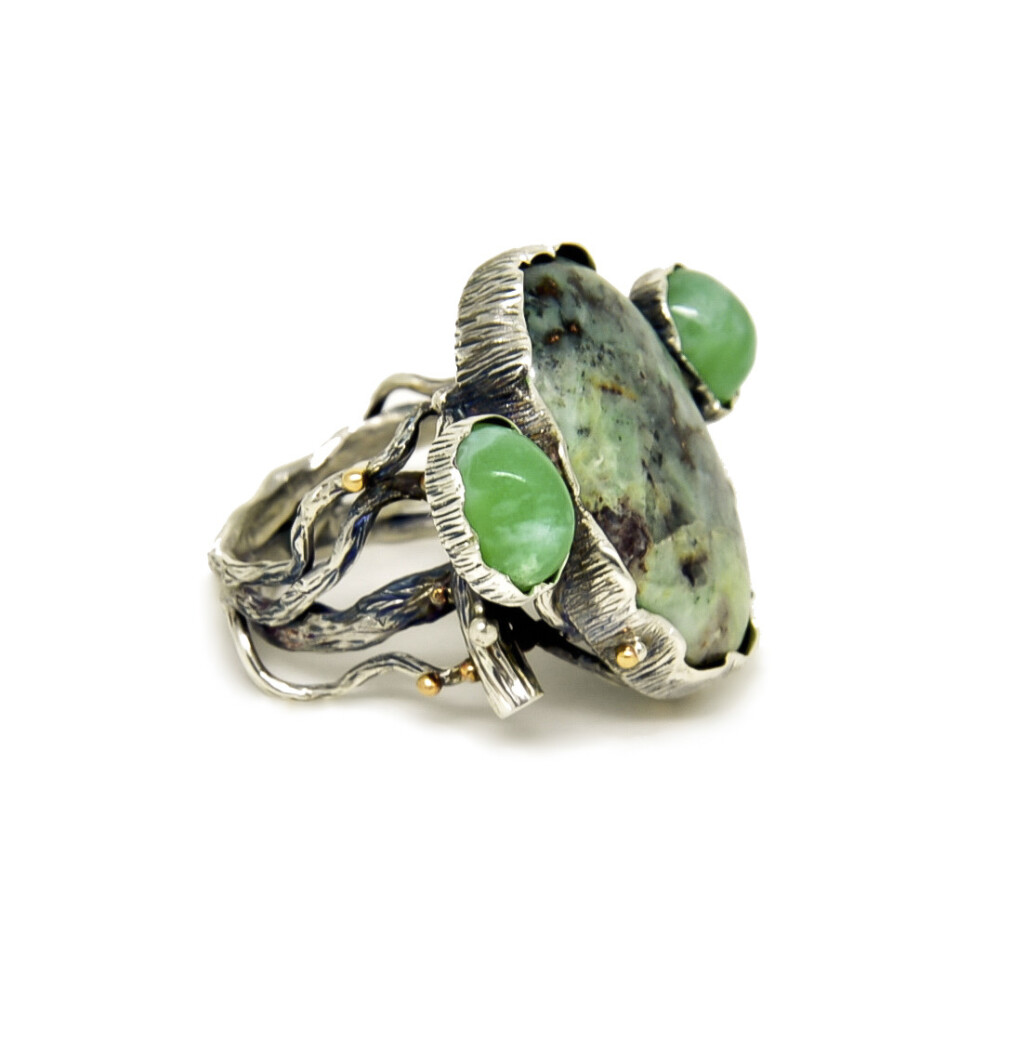 Кольцо с хризопразами