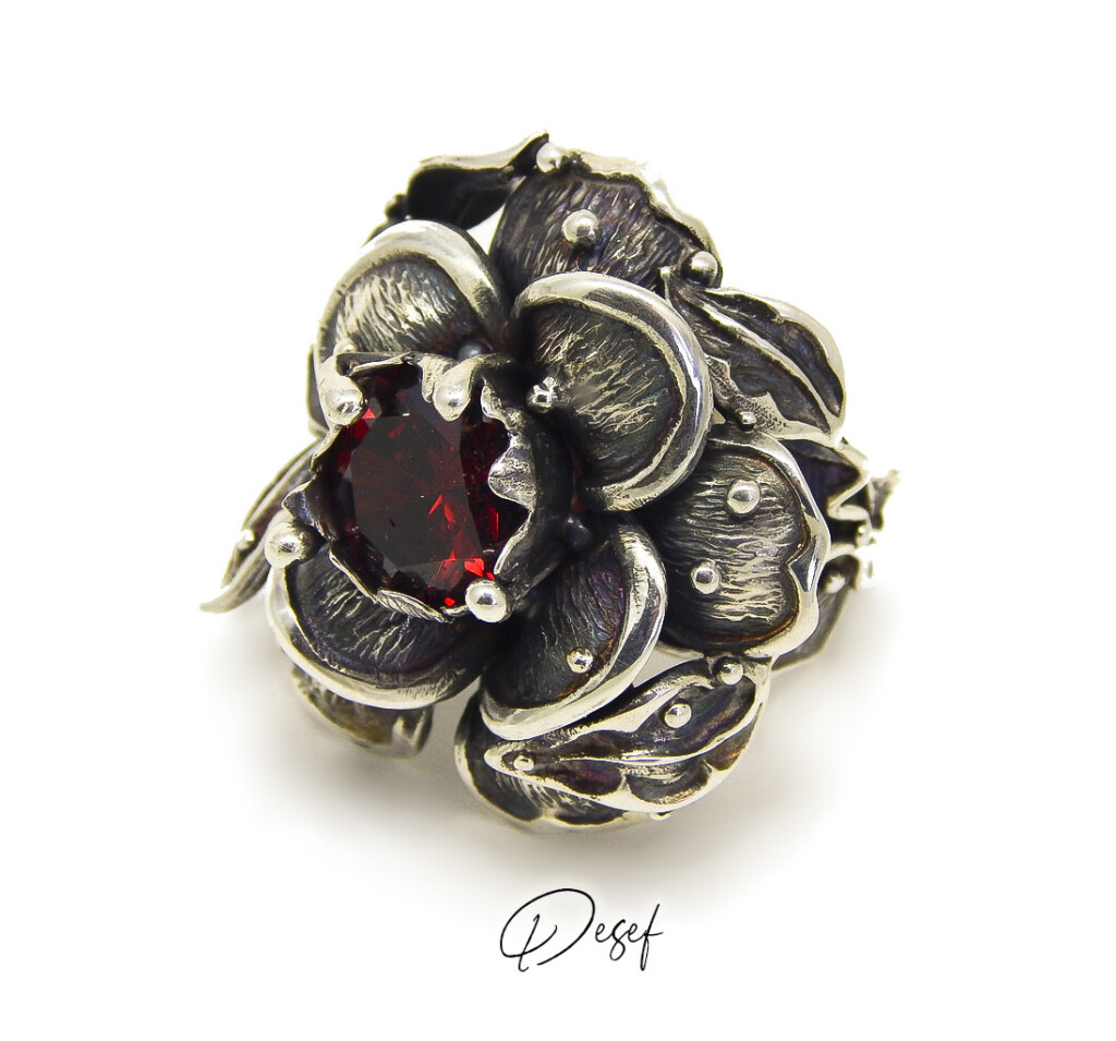 Кольцо гранатовый цвет