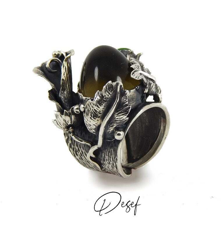 Кольцо лилия с раухтопазом