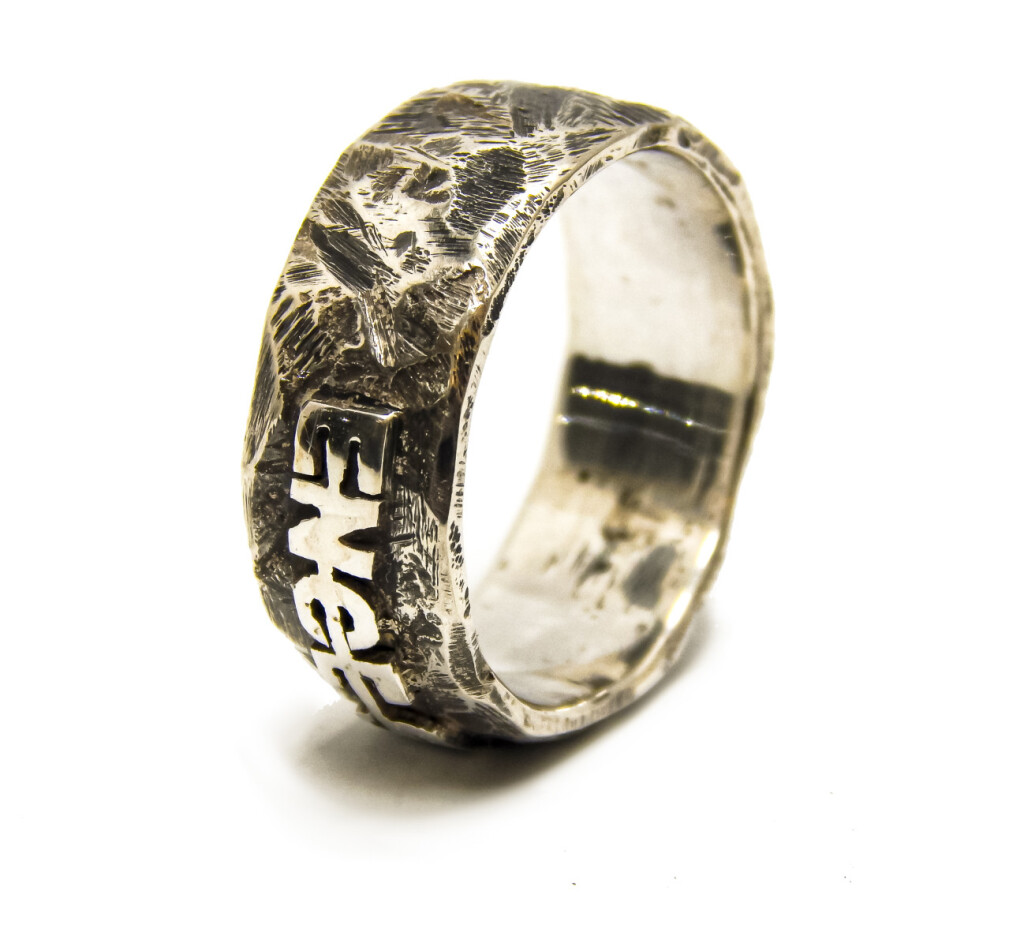 кольцо с надписью кованное