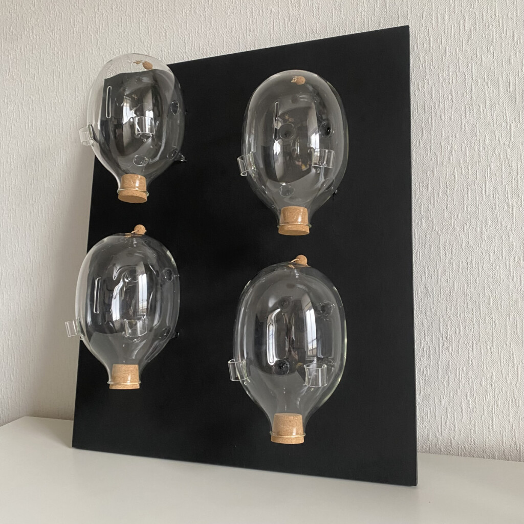 Картина-копилка с четырьмя хрюшками