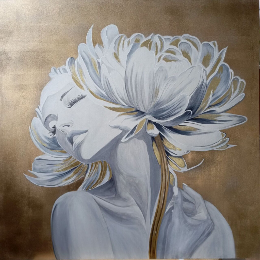 Девушка с цветком