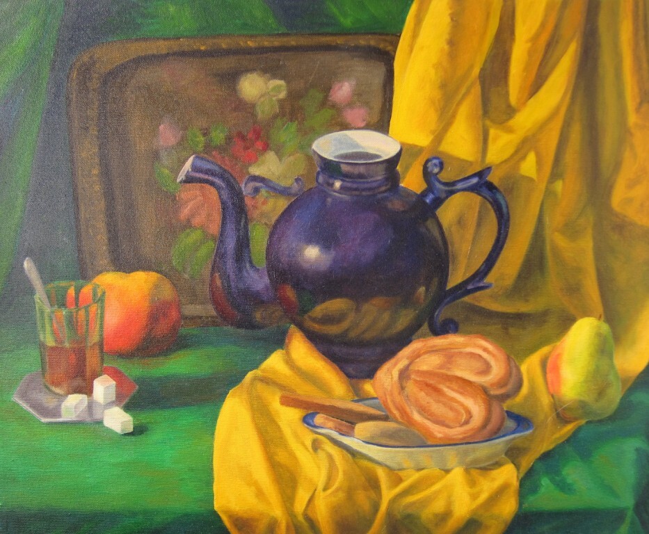 Синий чайник на желтом