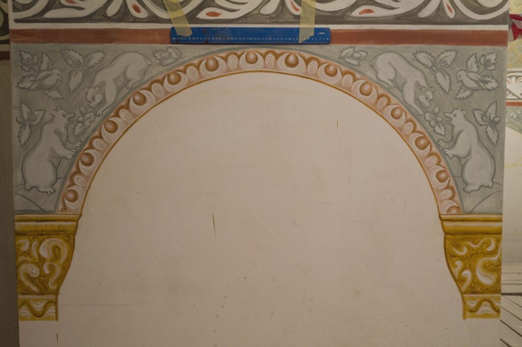 Орнаменты в монастырском храме.