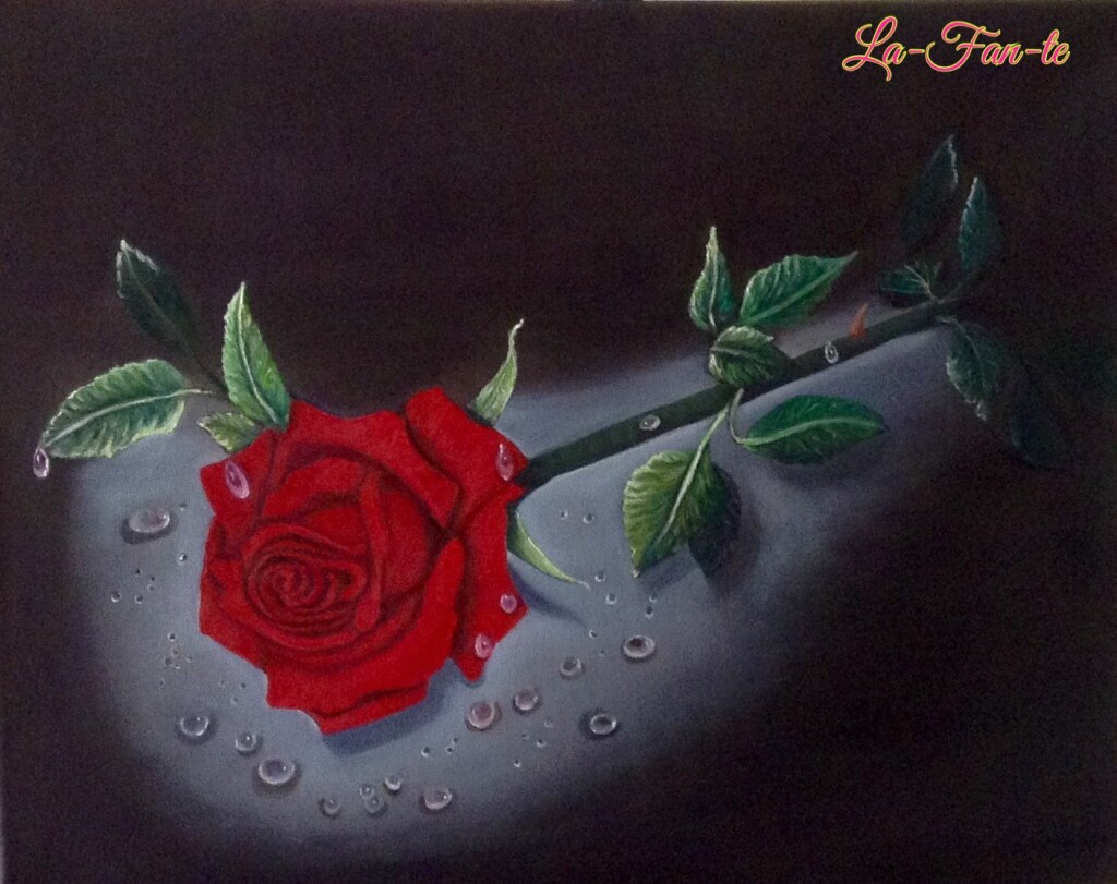 Красная роза на черном