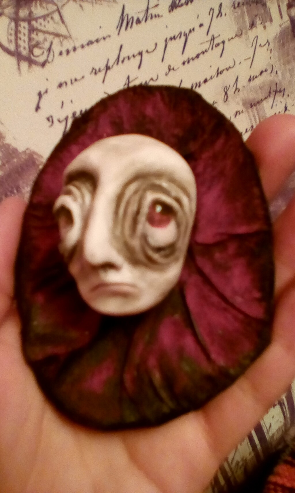 Мантред.Брошь