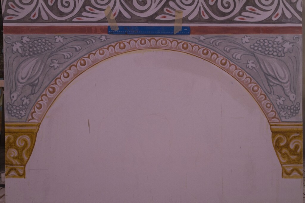 Орнаменты в монастырском храме.