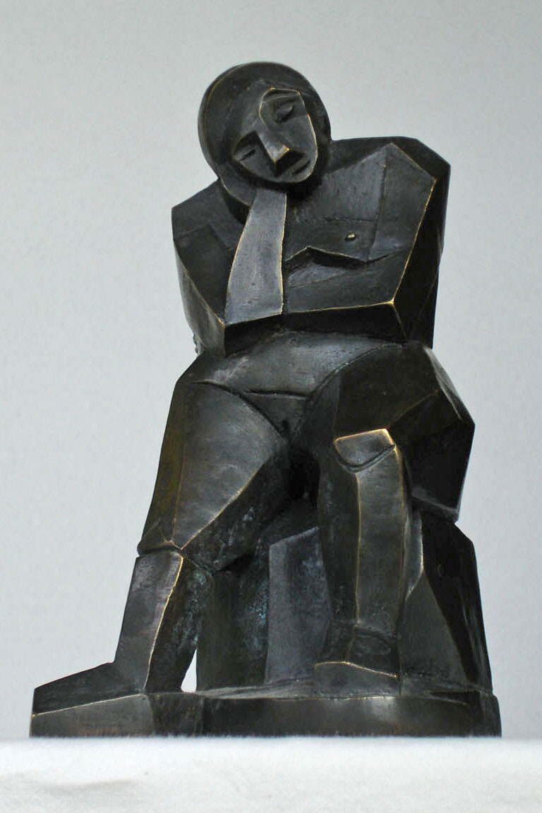 Сидящая Женщина