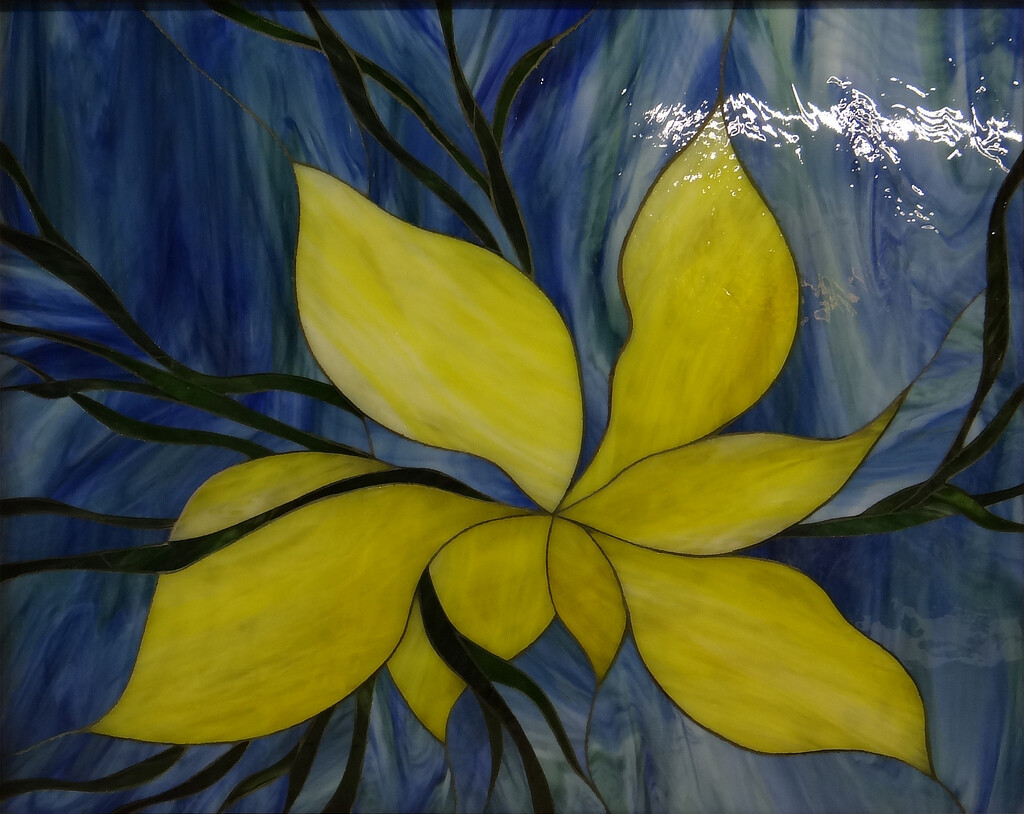 Желтый цветок