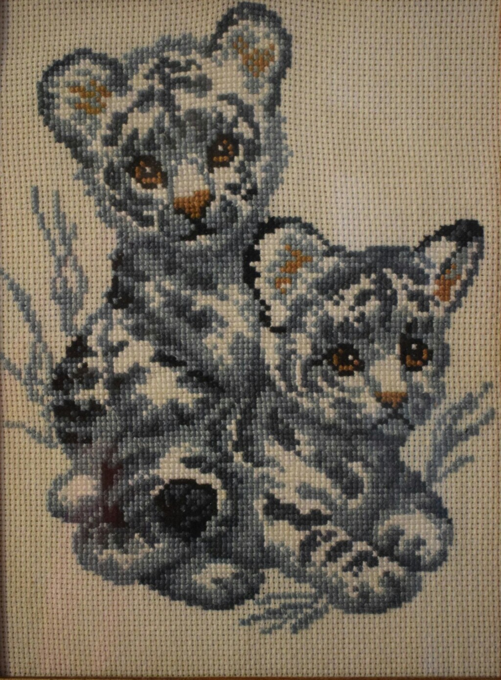 Белые тигрята