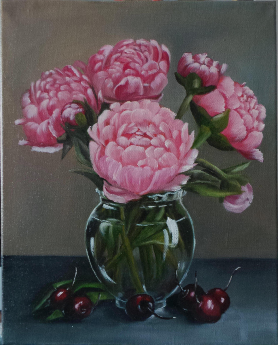 Пионы с вишней