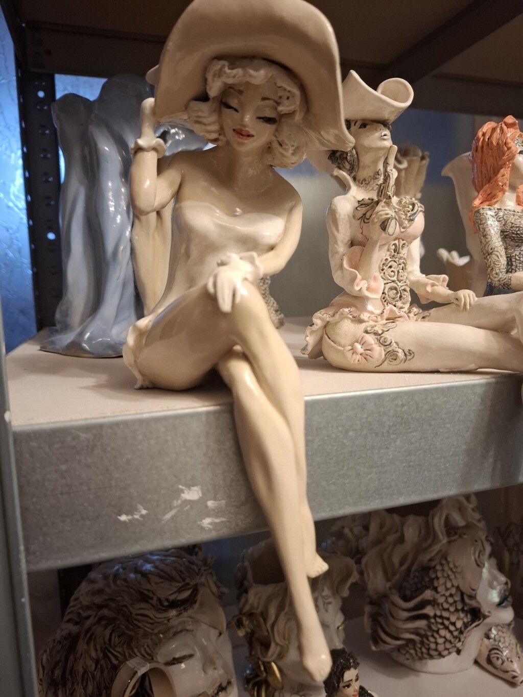 Девушка в шляпе