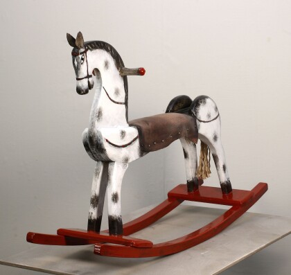 Лошадка-качалка