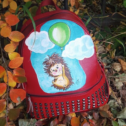 Ёжик на зеленом шарике