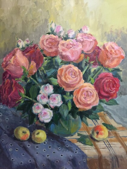 Розы на клетчатой скатерти