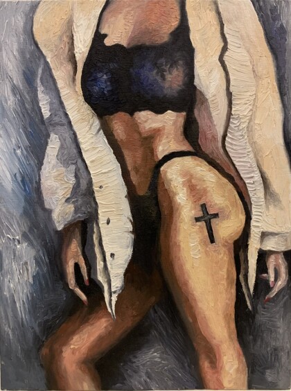 Девушка в белой рубашке