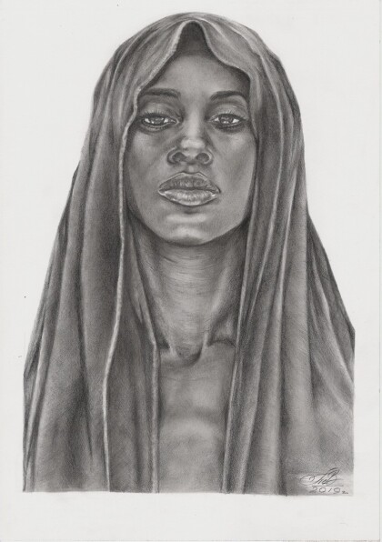 Девушка в накидке