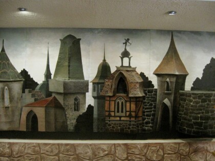 Рельефно-живописное панно в интерьере кафе