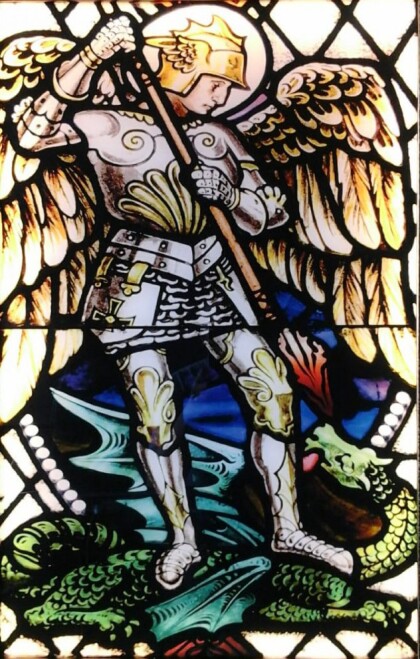 Архангел Михаил поражает дракона