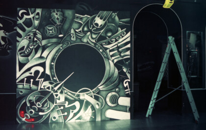 Флуоресцентный плафон перед монтированием на потолок