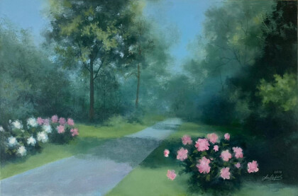 Летний парк. Цветут пионы