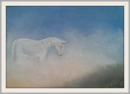 Белая лошадка