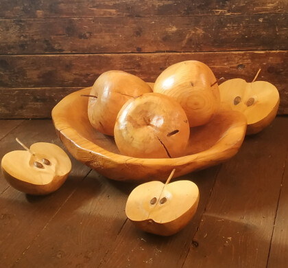 Яблоки в подносе